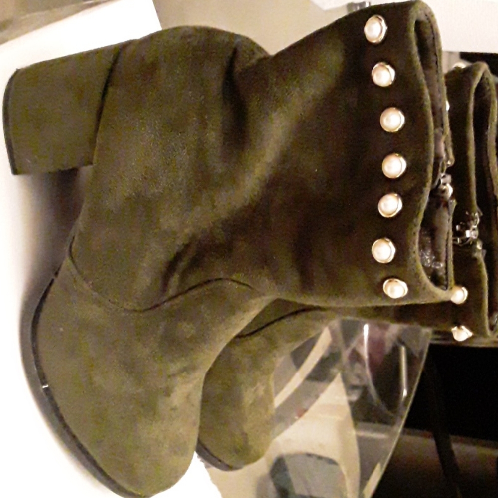 Green heels